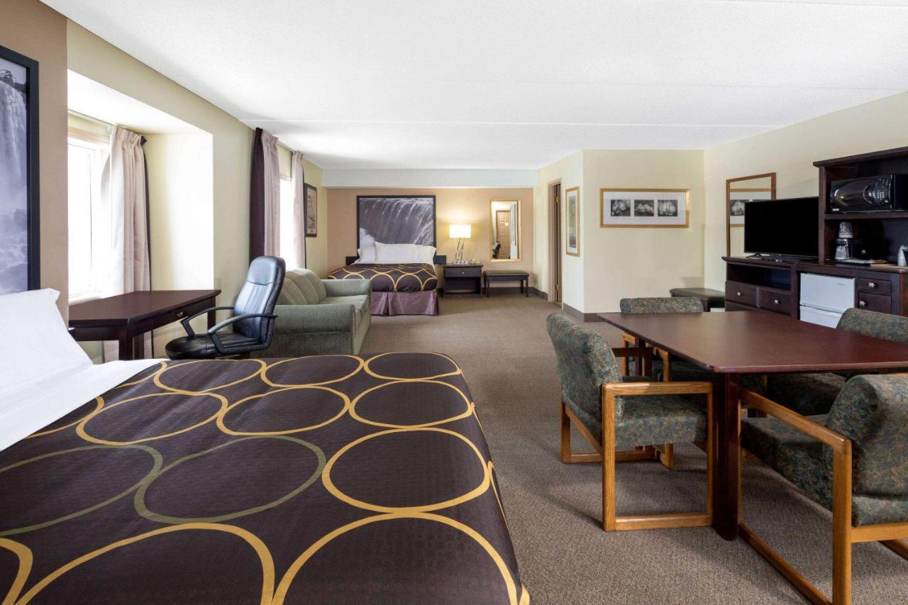 Hotel Super 8 By Wyndham By The Falls Niagara Falls