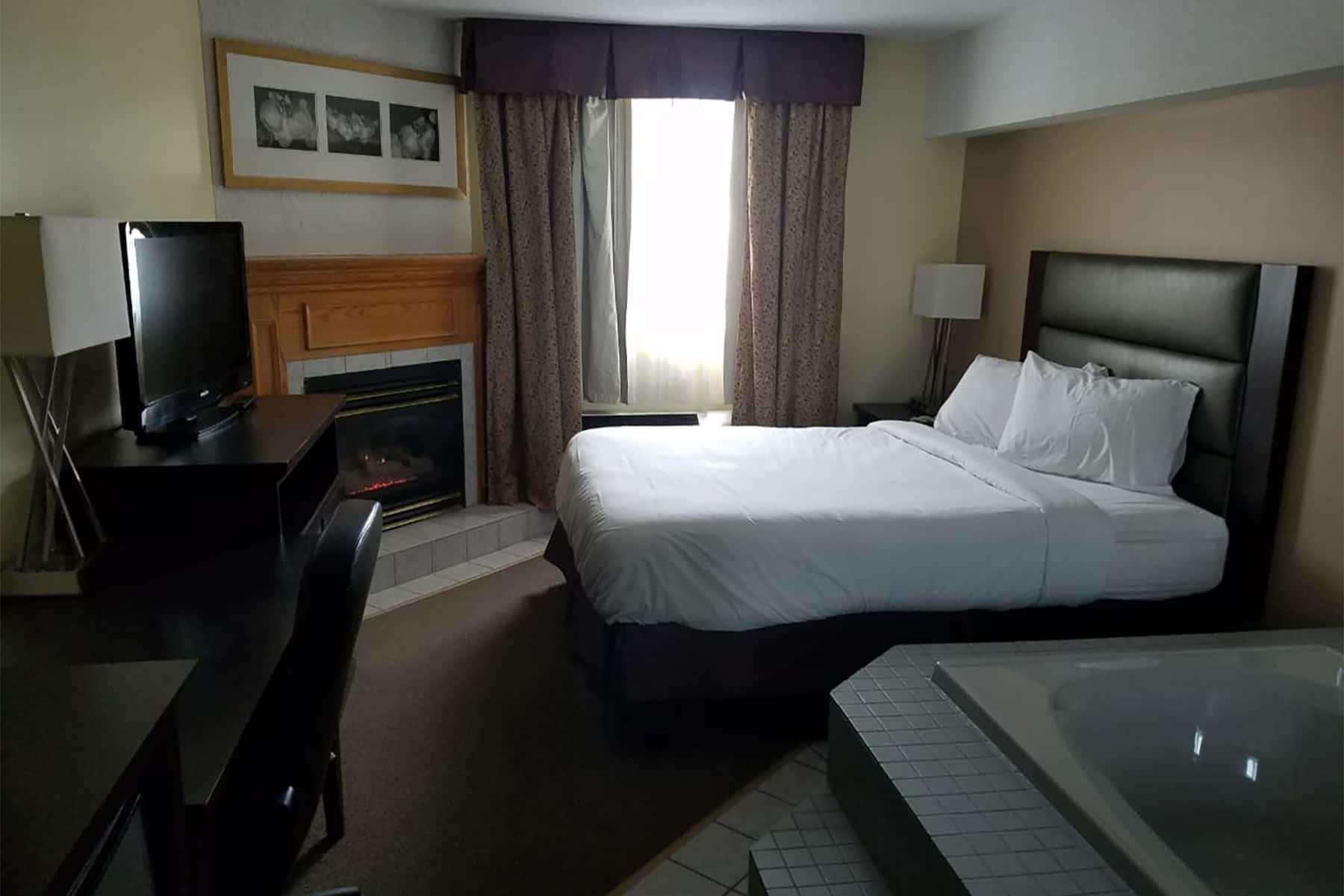 Super 8 By Wyndham By The Falls