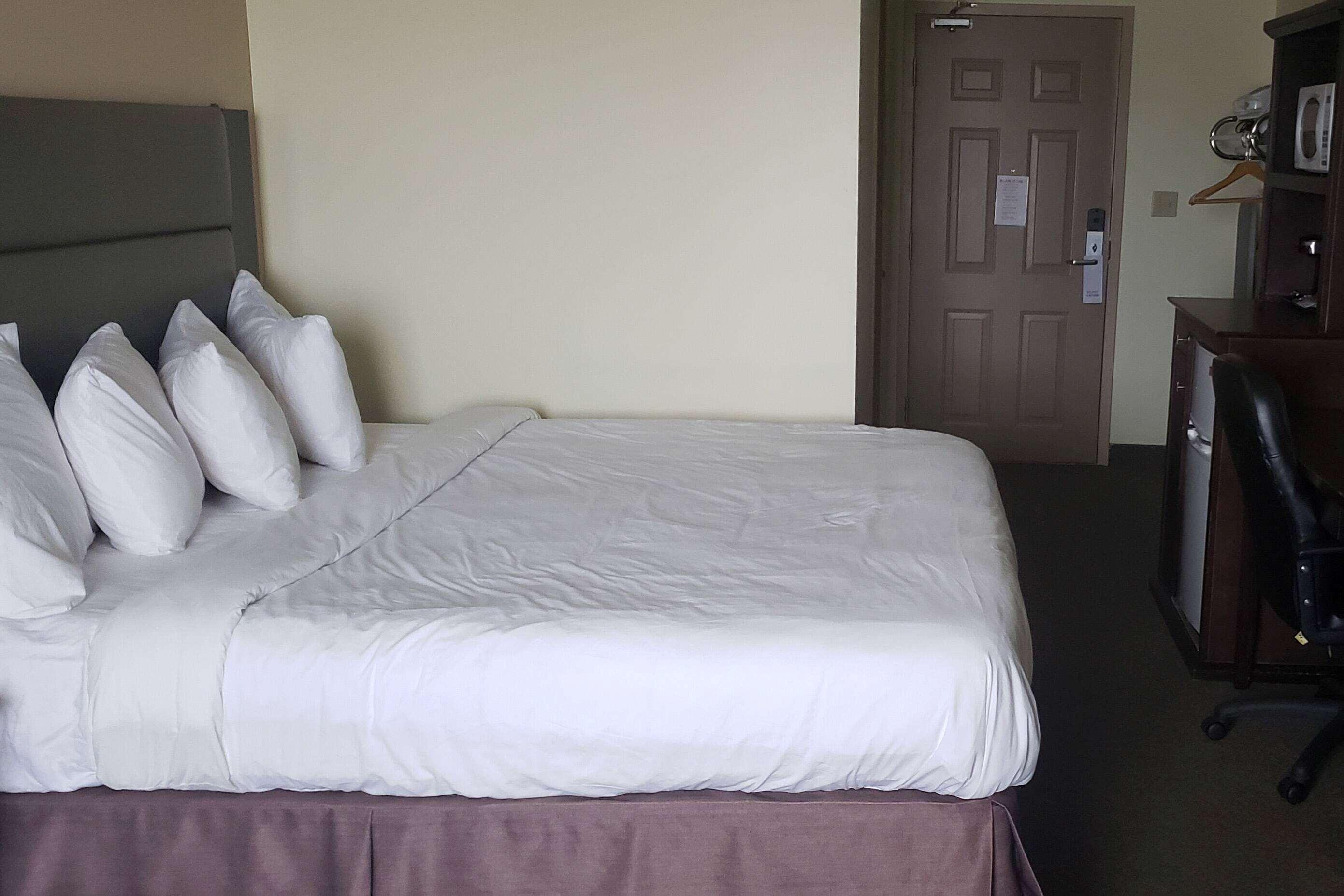 Hotel Super 8 By Wyndham By The Falls 2*