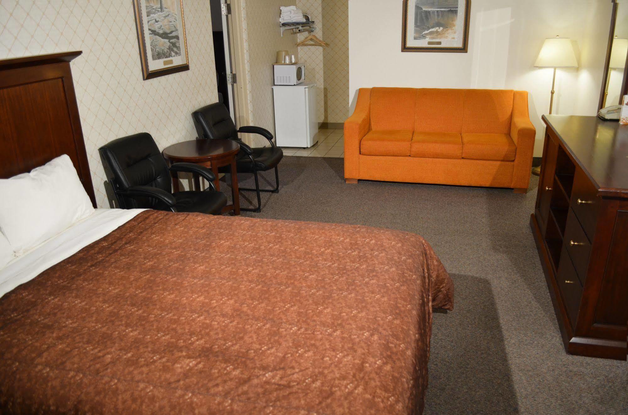 Super 8 By Wyndham By The Falls Niagara Falls